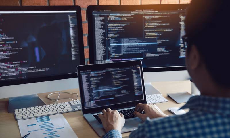 数据科学选型：R与Python如何赋能长岛县网站建设？